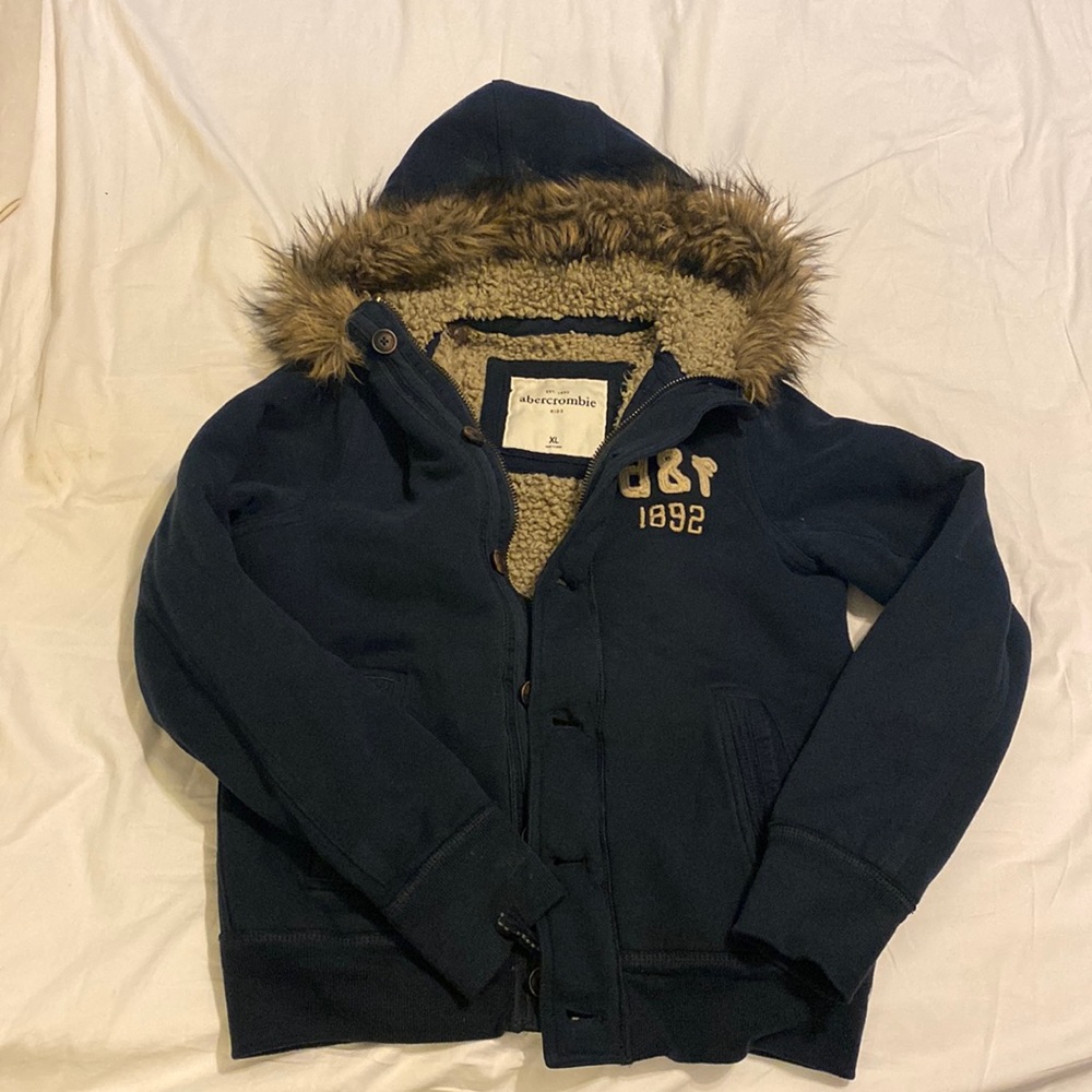 boys XL navy abercrombie kids coat w faux fur lining and hood.